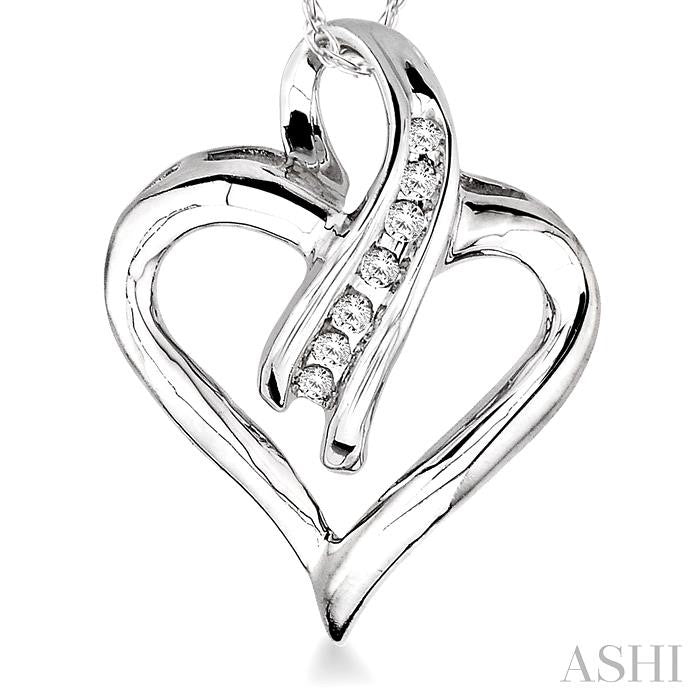 1/6 ctw Round Cut Diamond Heart Pendant in 10K White Gold with Chain