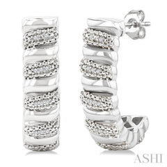 1/10 Ctw Bold Silver Ribbed Swirl Round Cut Diamond Bold Half Hoop Earring in Sterling Silver