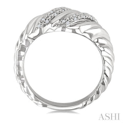 1/10 Ctw Bold Silver Twisted Rib Round Cut Diamond Pirouette Bold Fashion Band in Sterling Silver
