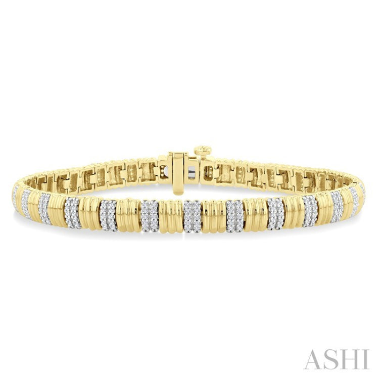 3/4 Ctw Ribbed Round Cut Diamond Pirouette Fashion Bracelet in 10K Yellow Gold