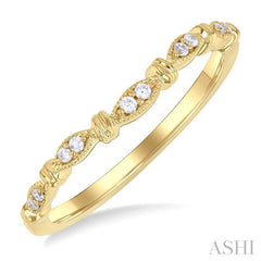 1/20 Ctw Marquise Link Round Cut Diamond Wedding Band in 14K Yellow Gold