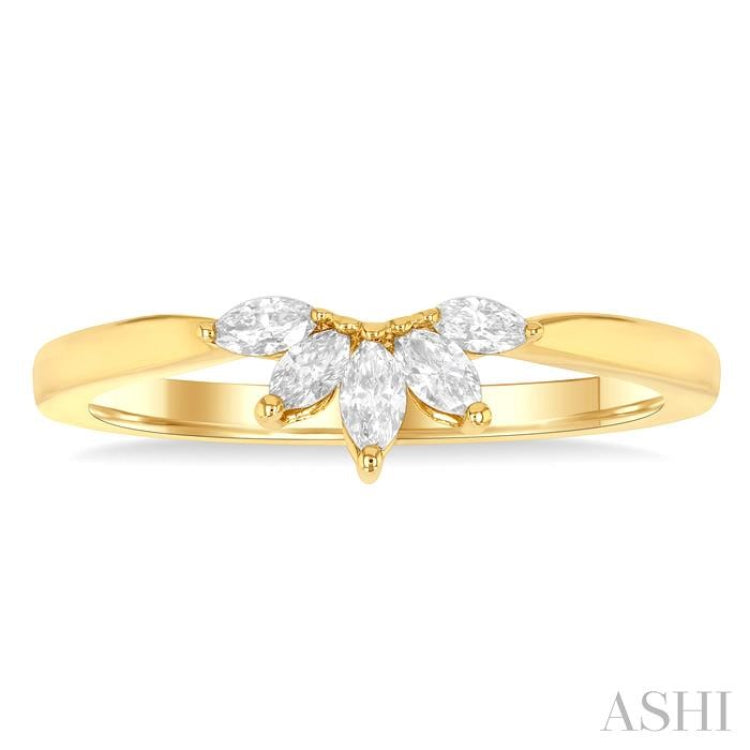 1/5 Ctw Marquise Cut Diamond Half Flower Motif Chevron Ring in 14K Yellow Gold