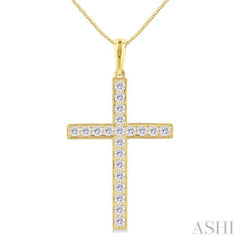 1/2 Ctw Round Cut Diamond Pave Set 1-Inch Plate Cross Pendant With Chain in 14K Yellow Gold