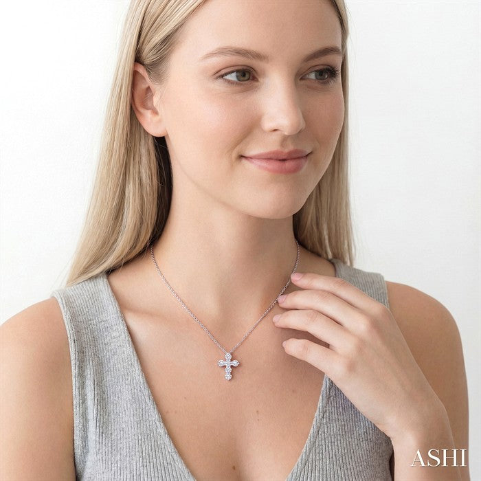 1 Ctw Round Cut Diamond Christian Cross 6-Stone Fashion Pendant With Chain in 14K White Gold