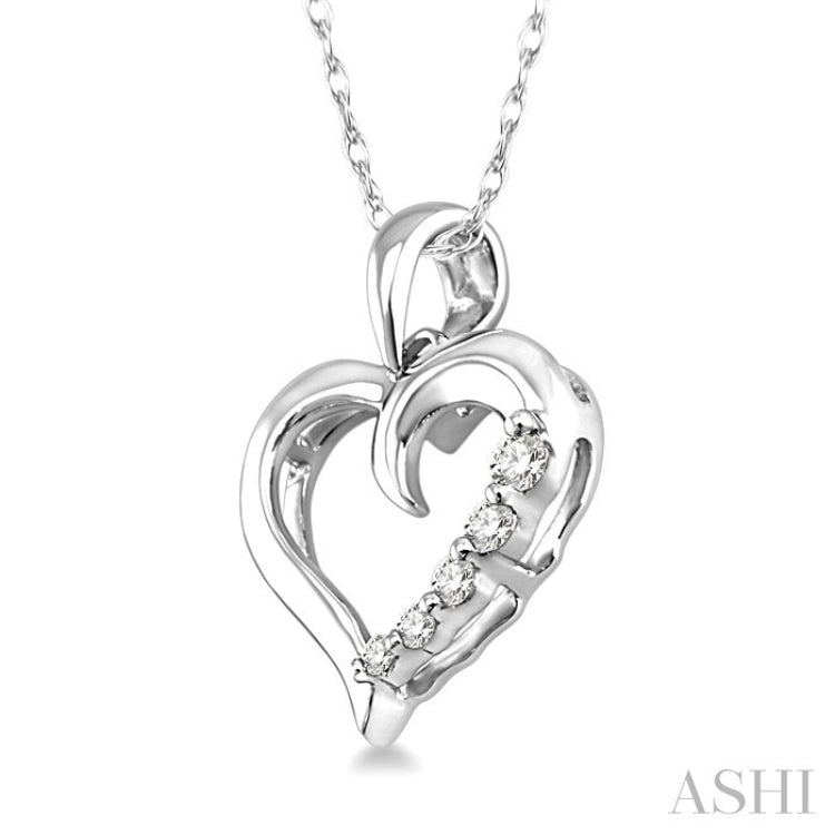 1/10 Ctw Round Cut Diamond Heart Shape Journey Pendant in 14K White Gold with Chain