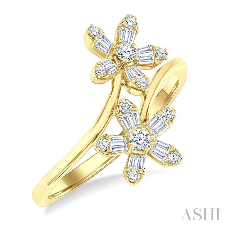 1/3 Ctw Petite Floral Bypass Baguette and Round Cut Diamond Fashion Ring in 10K Yellow Gold