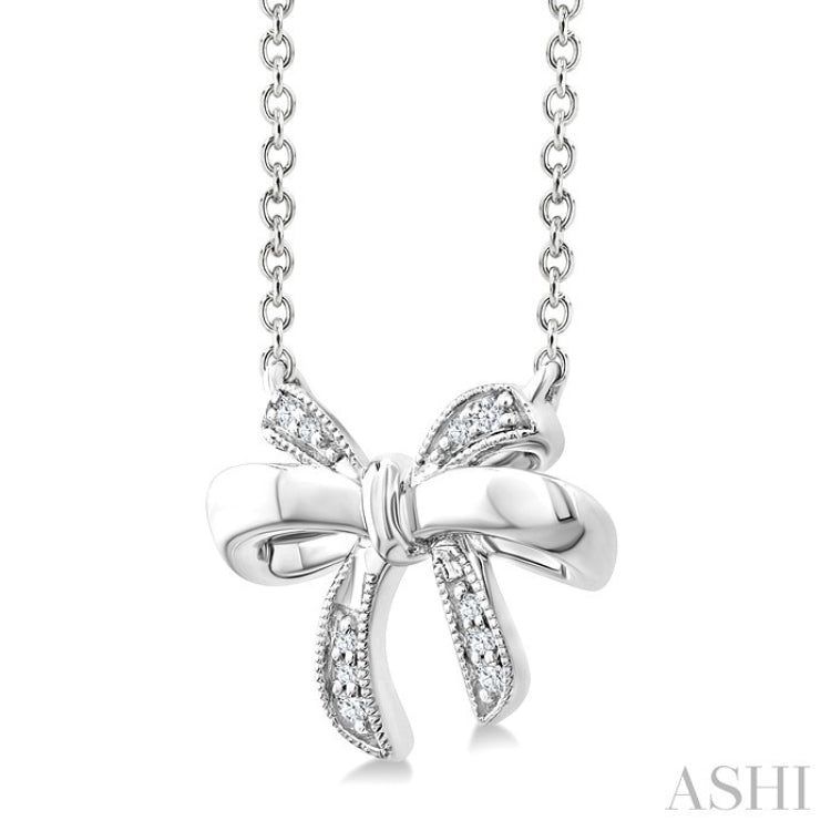1/20 Ctw Bow Round Cut Diamond Fashion Pendant With Chain in Sterling Silver